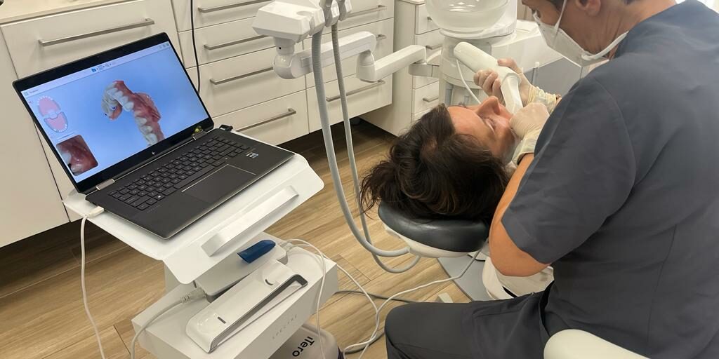 a0244ffc-c9cf-46ec-be9c-ef5f618ab318 Invisalign Ciudad Real. Escaneo dental