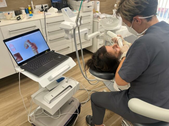 a0244ffc-c9cf-46ec-be9c-ef5f618ab318 Invisalign Ciudad Real. Escaneo dental