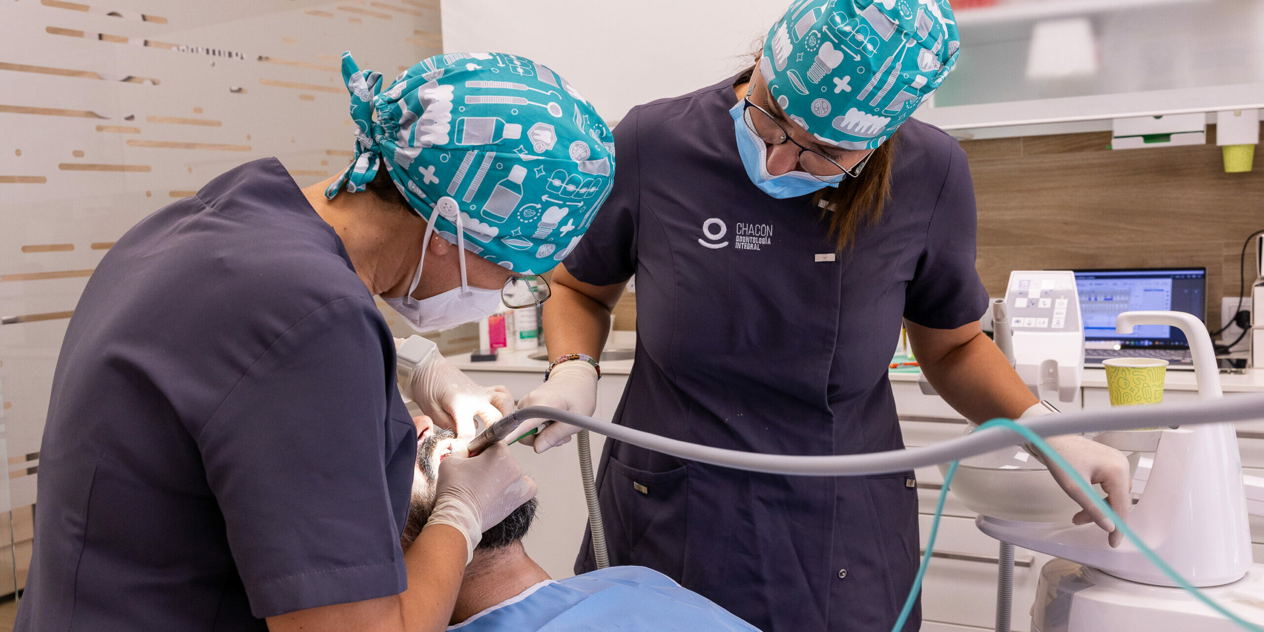 Implantes dentales en pacientes con poco hueso Implantes dentales en pacientes con poco hueso