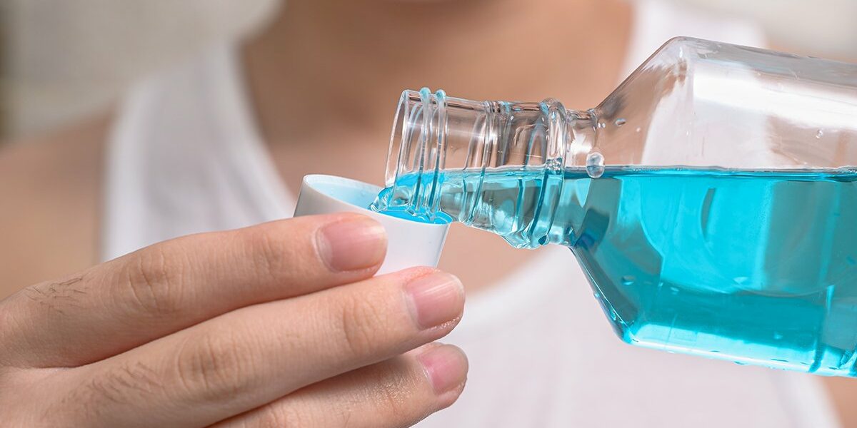 Colutorios y enjuagues bucales: cuáles usar y cuáles evitar
